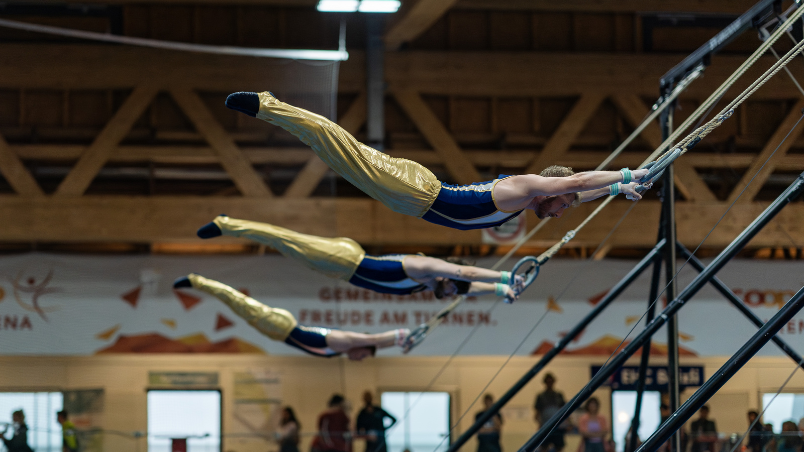 Schaukelringturnen im stetigen Höhenflug