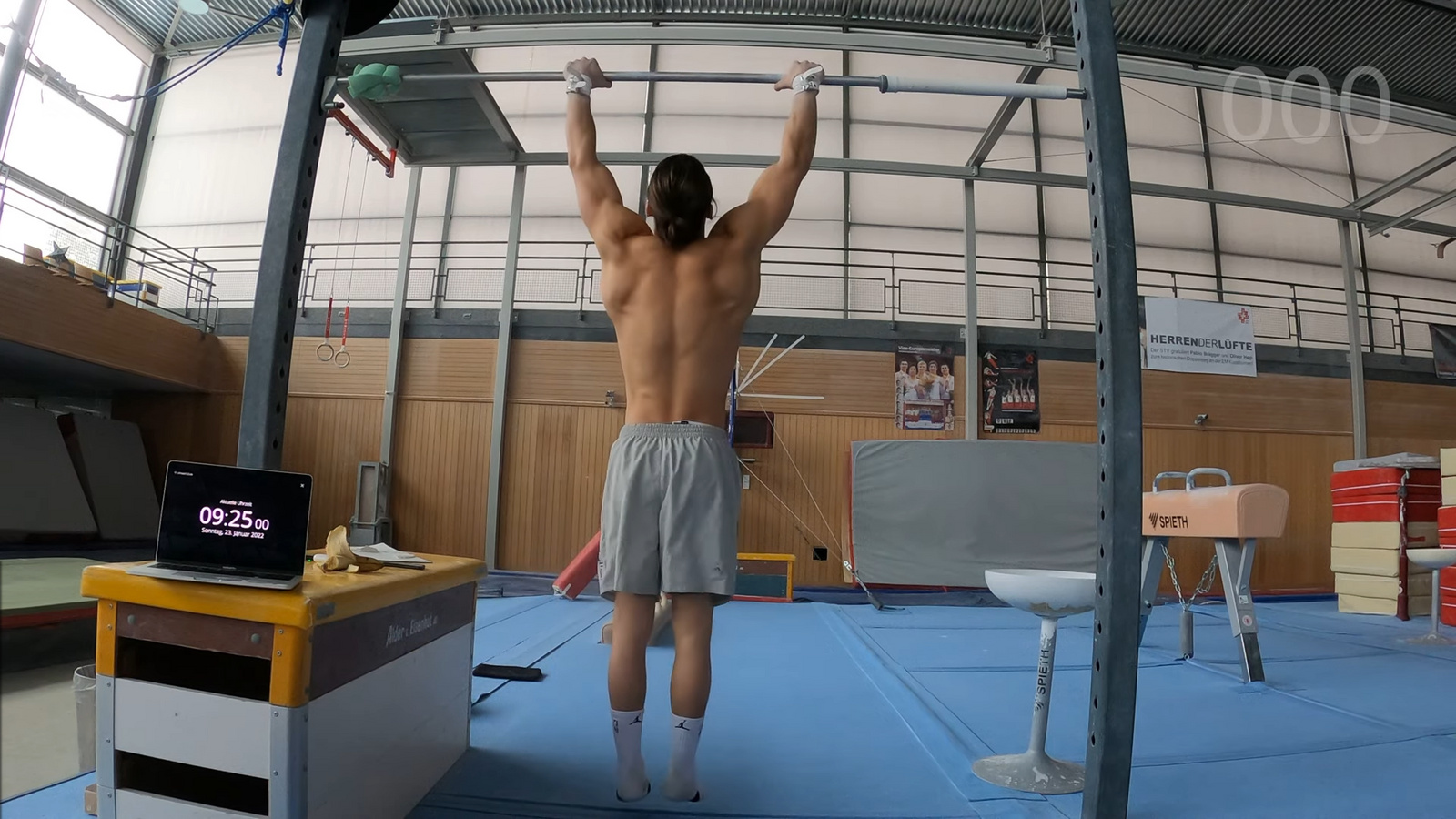 Samir Serhani wagt sich an die 1000-Klimmzüge-Challenge