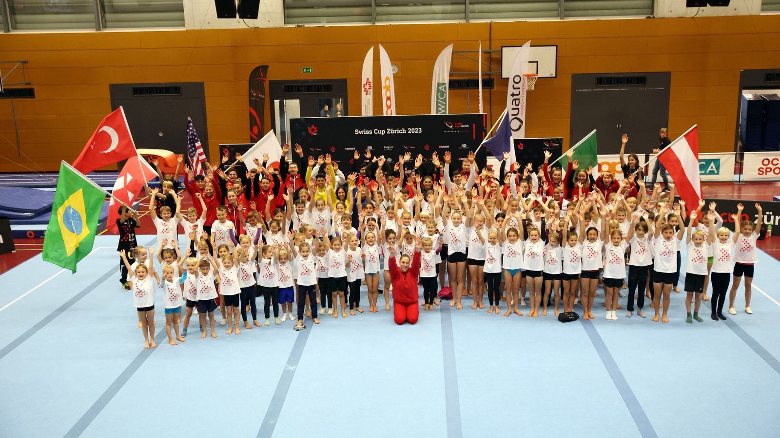 Grosse, stimmungsvolle Jugi-Turnstunde